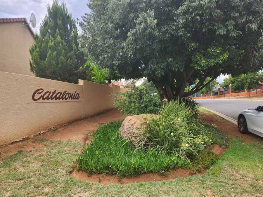 2 Bedroom Property for Sale in Heuwelsig Free State